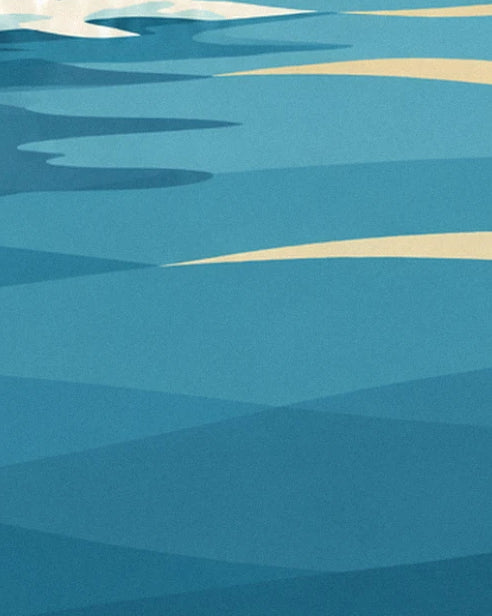 Les ondulations turquoise de l'océan, entre ombres bleues et reflets dorés