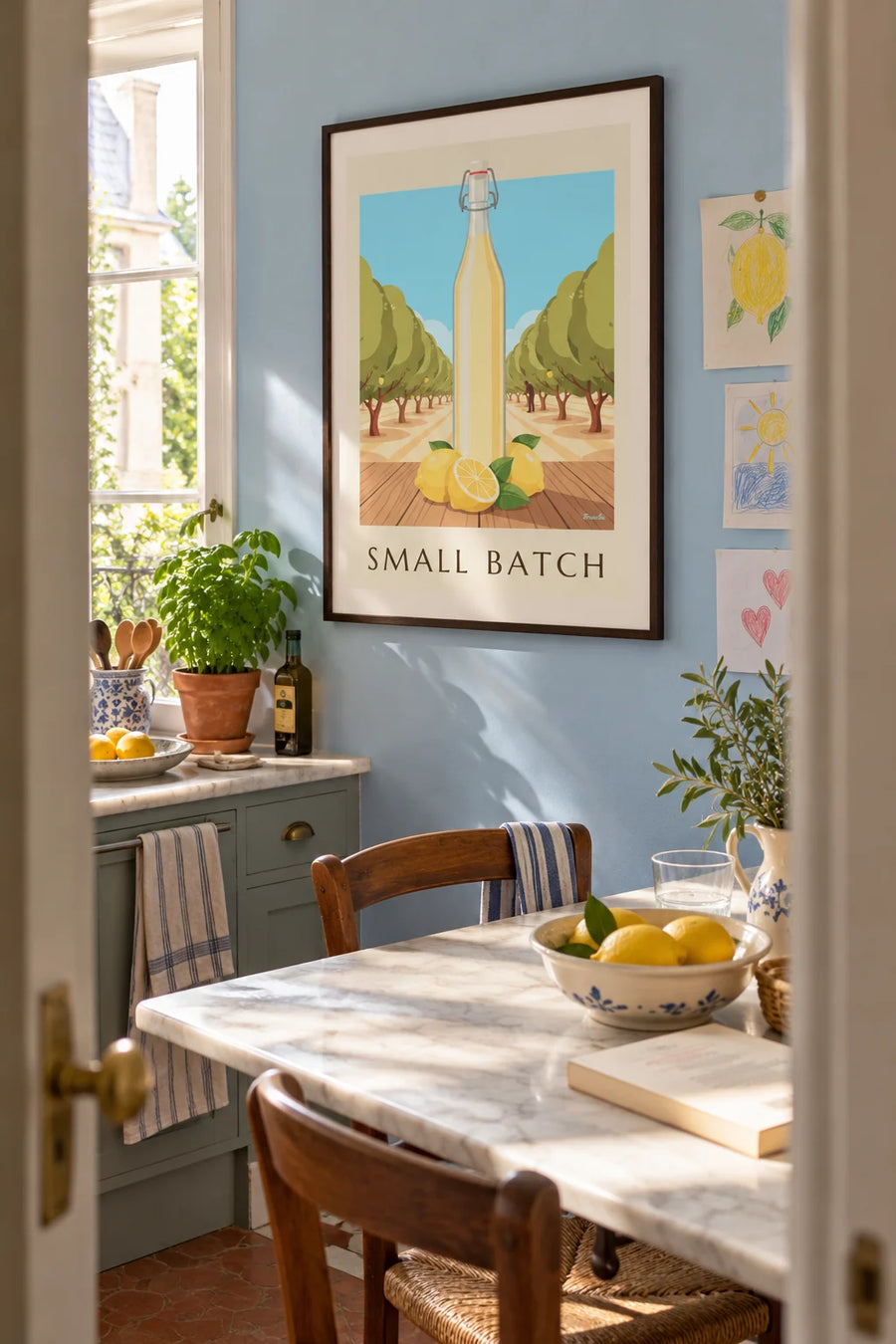 Póster de botella de limonada artesanal y limones: enmarcado en la pared