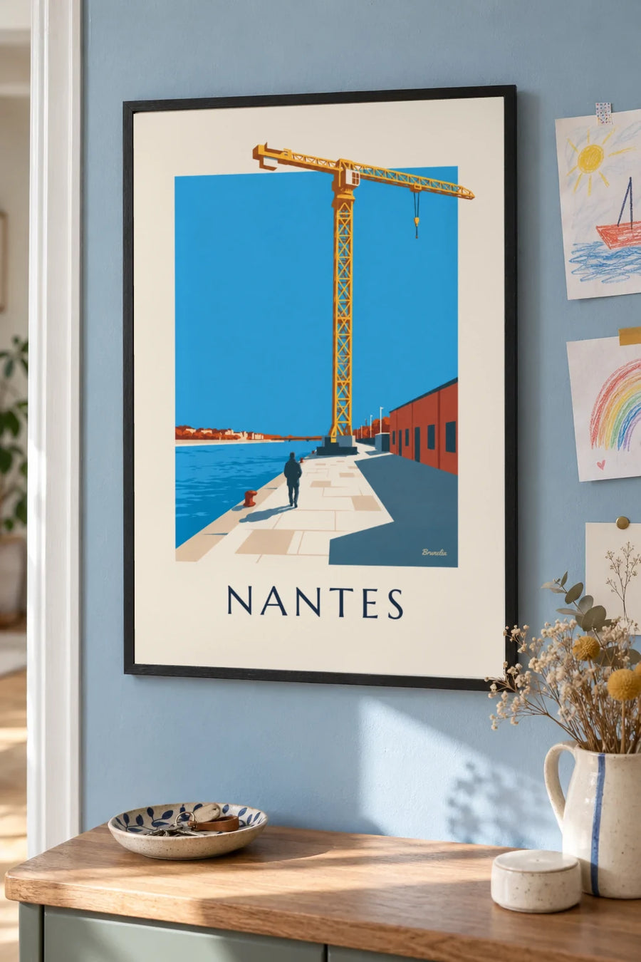 Affiche grue jaune Titan sur l'île de Nantes : encadrée au mur