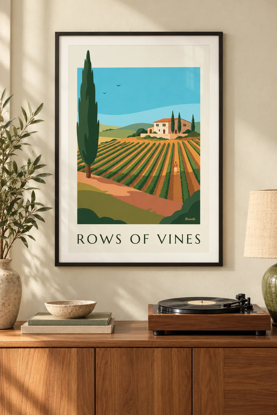 Póster de un paisaje de viñedo, hileras de vides y cipreses: enmarcado en la pared