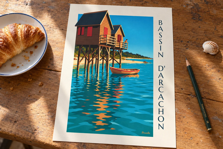 Affiche cabanes tchanquées du bassin d’Arcachon au crépuscule : posée sur une table