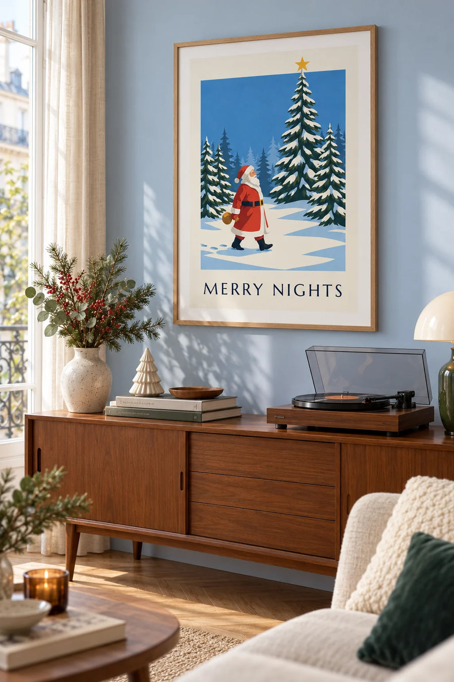 Póster Papá Noel en un bosque de abetos nevados bajo la estrella: enmarcado en la pared