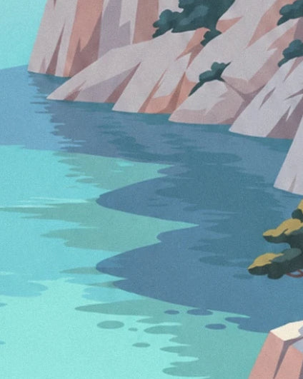 Les ombres bleutées des falaises sur l’eau turquoise de la calanque