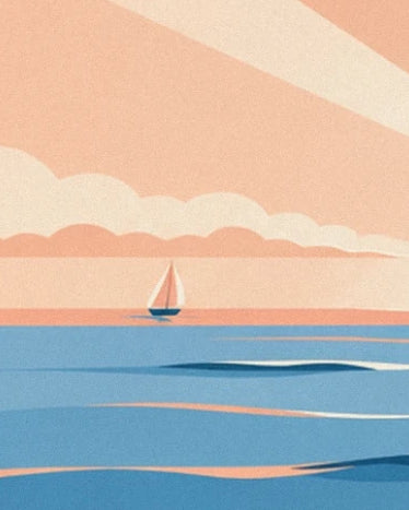 Un voilier à voile claire sur une mer bleue, sous un ciel pêche bordé de nuages
