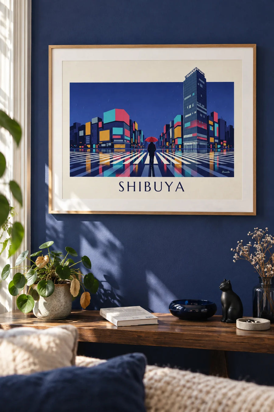 Affiche passage piéton de Shibuya la nuit sous la pluie : encadrée au mur