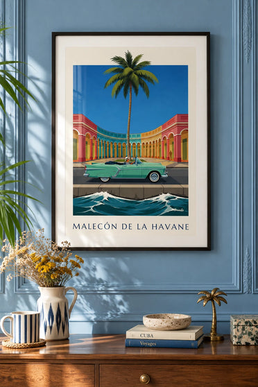 Póster de descapotable verde menta en el Malecón de La Habana: enmarcado en la pared