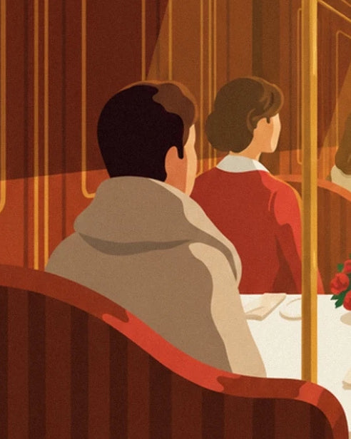 Les voyageurs vus de dos, en veste beige et en rouge, sur les banquettes du wagon-restaurant