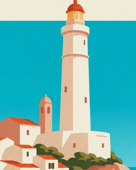 Le phare blanc à lanterne orangée au-dessus des maisons aux toits rouges