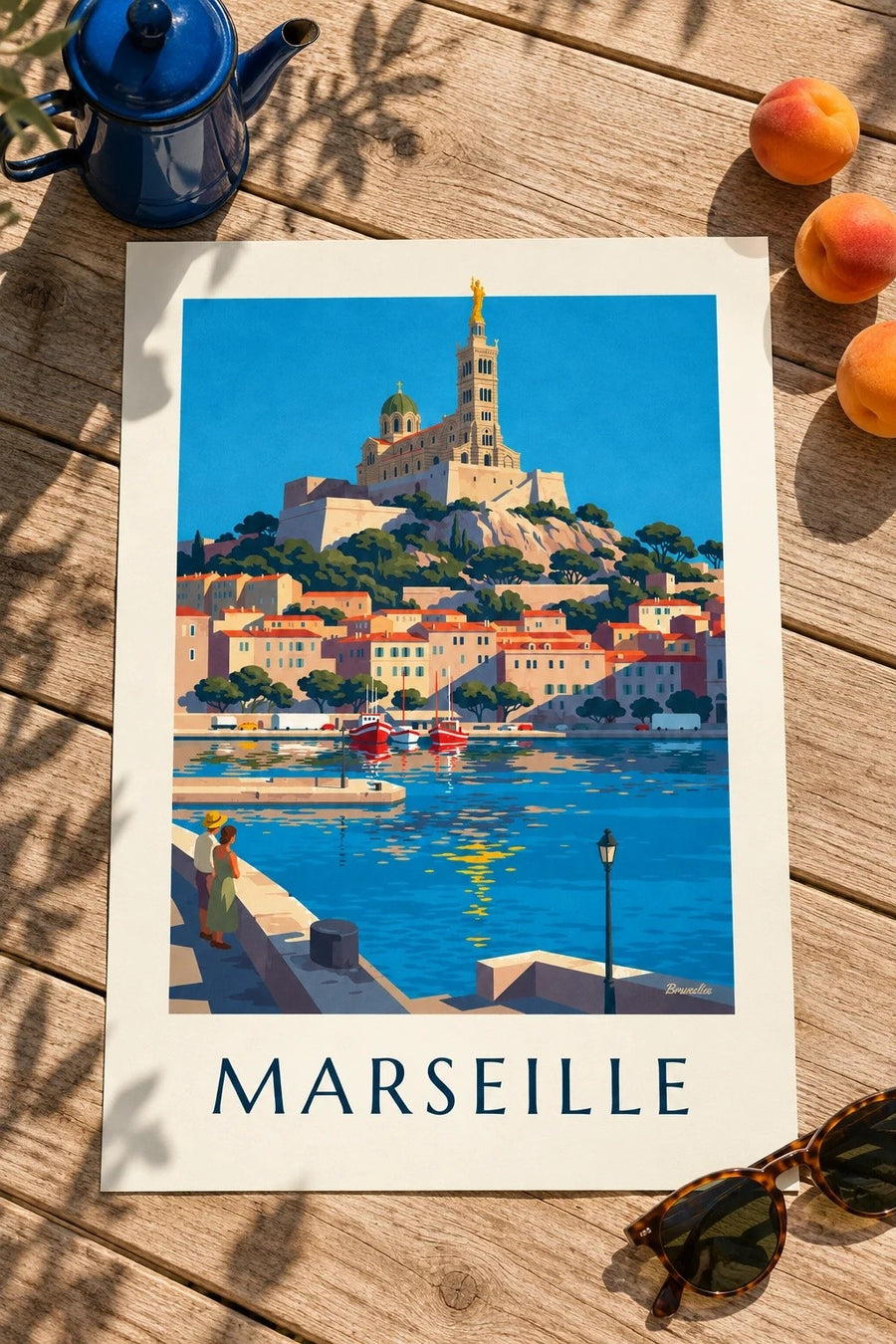 Póster de Notre-Dame-de-la-Garde en Marsella : apoyado sobre una mesa