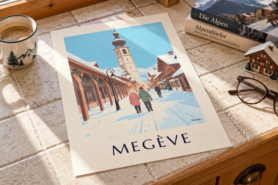 Póster de Megève, calle peatonal y campanario : apoyado sobre una mesa