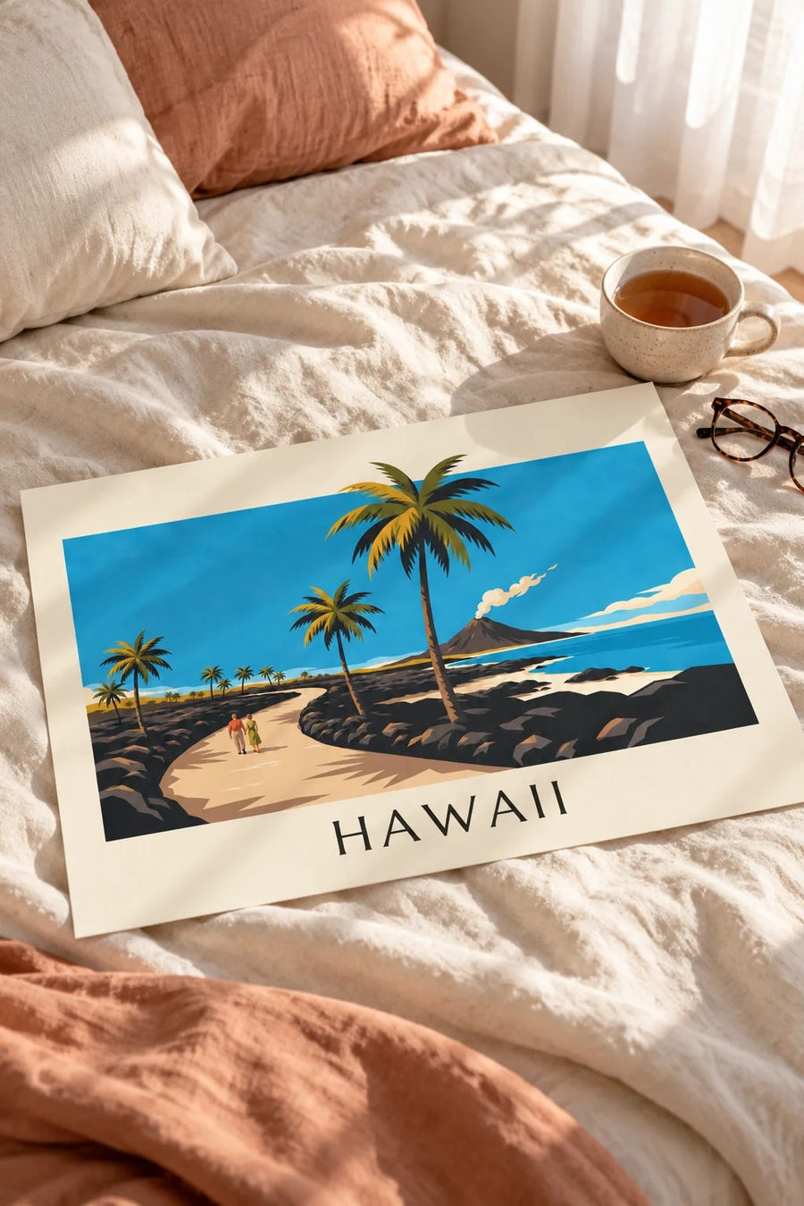 Póster carretera de Hawái entre palmeras y volcán: sobre una mesa
