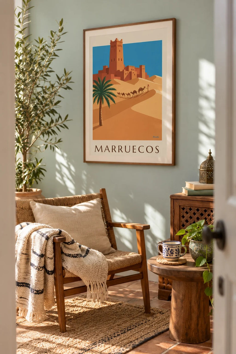 Póster de kasbah y caravana de camellos en el desierto marroquí: enmarcado en la pared