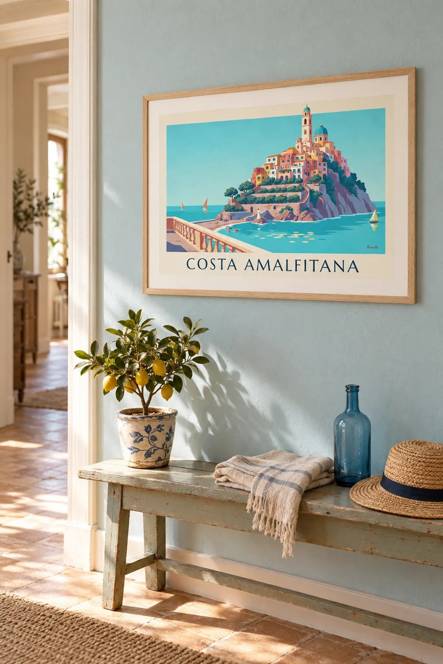 Póster de la Costa Amalfitana, casas de colores y bahía turquesa: enmarcado en la pared