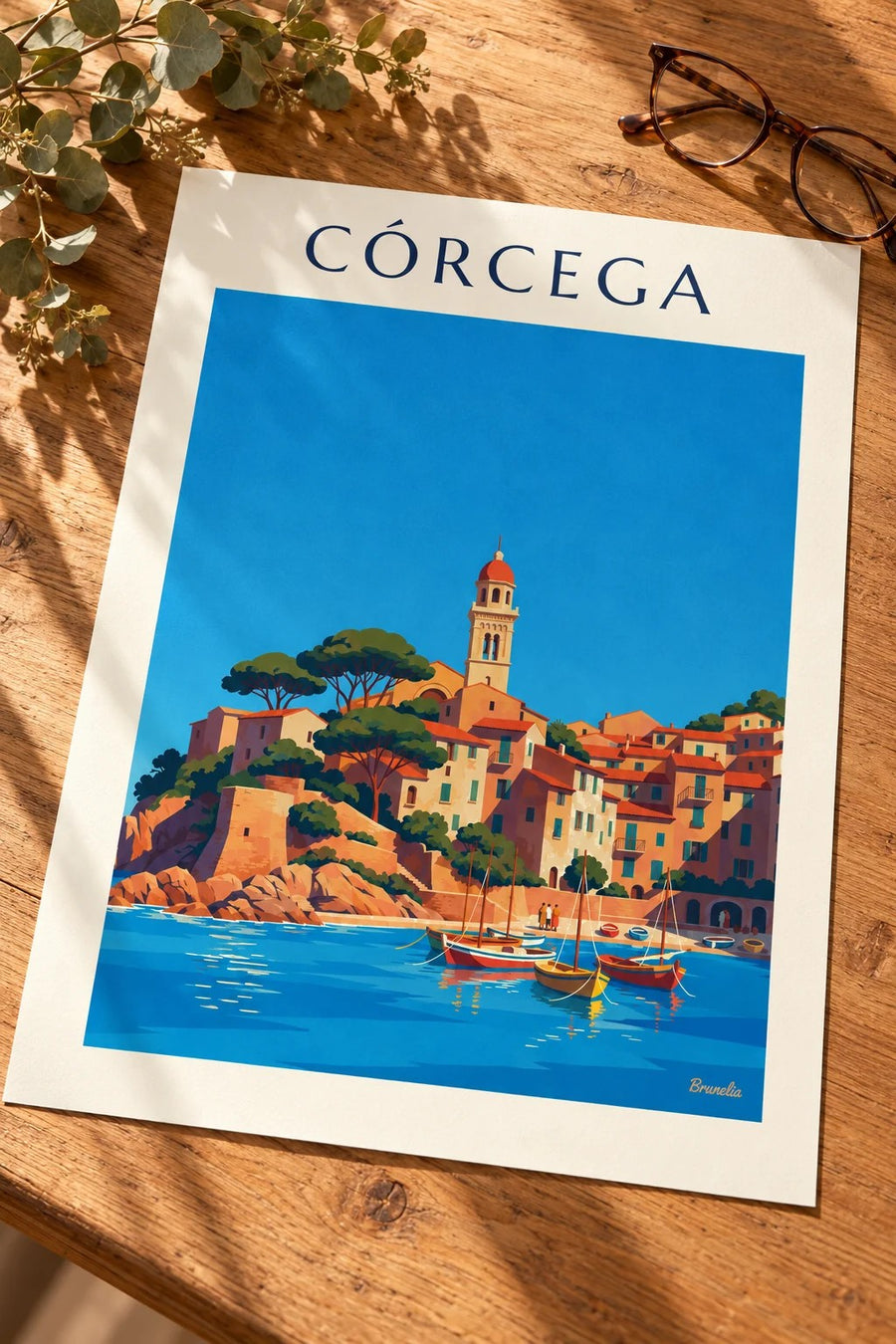 Póster pueblo costero corso y su pequeño puerto en el Mediterráneo: sobre una mesa