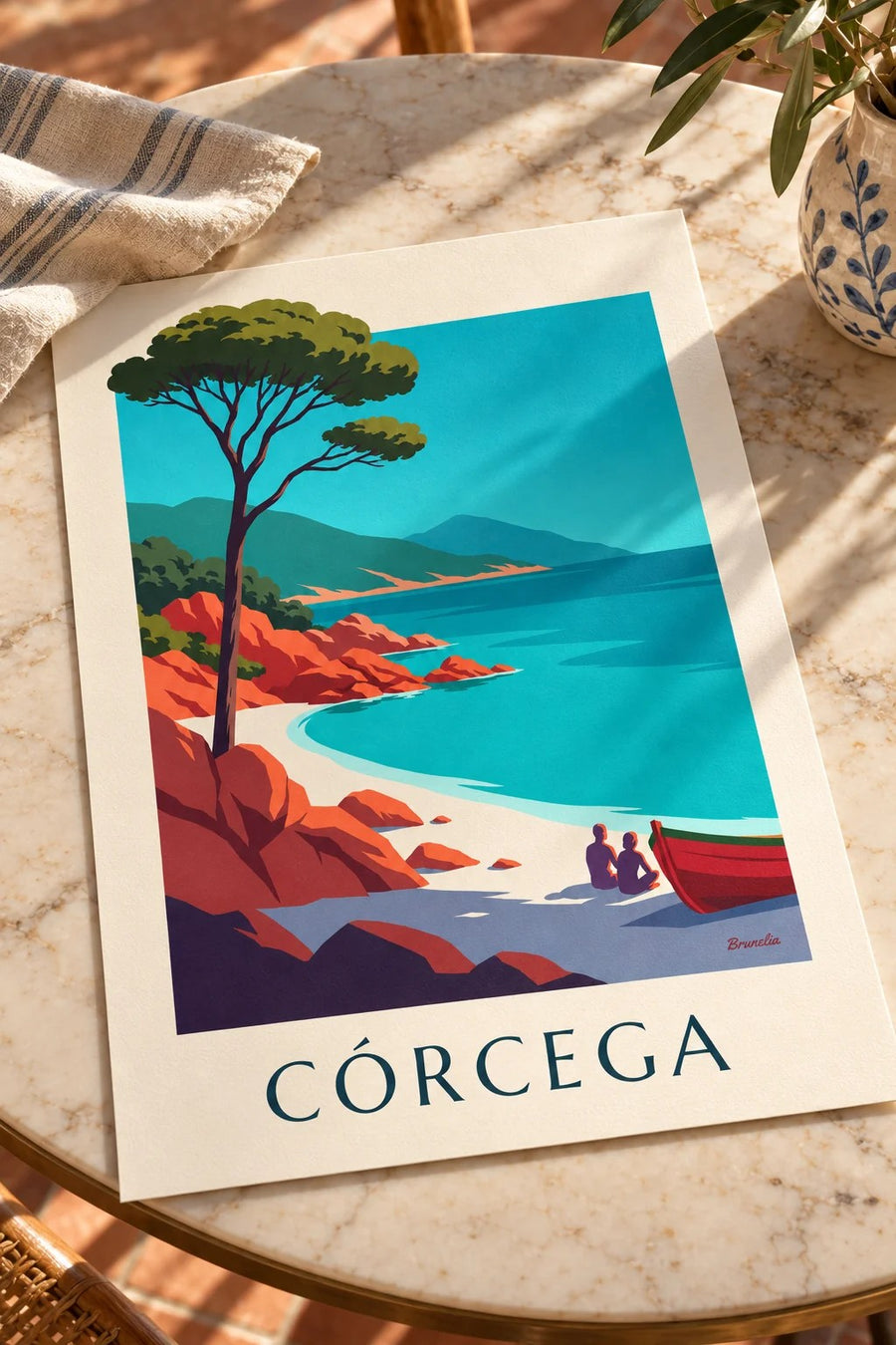 Póster de bahía de Córcega, rocas de granito rojo y pino piñonero: apoyado sobre una mesa