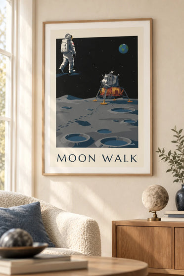 Póster astronauta caminando hacia el módulo lunar en la Luna : enmarcado en la pared