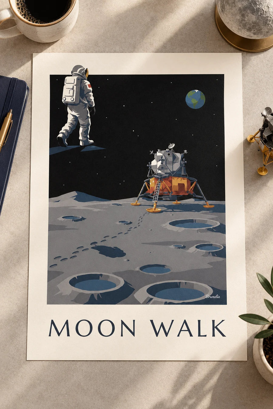 Affiche astronaute marchant vers le module lunaire sur la Lune : posée sur une table