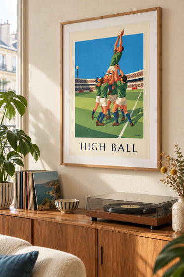 Póster de un jugador de rugby saltando en la touch para atrapar el balón: enmarcado en la pared
