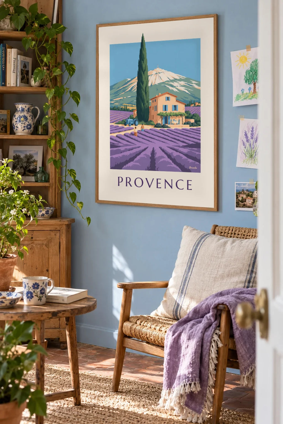 Póster de masía provenzal entre campos de lavanda: enmarcado en la pared