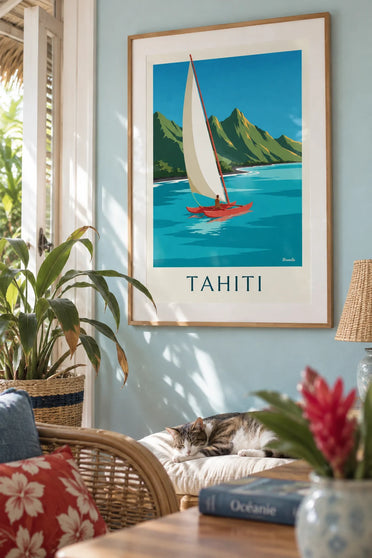 Lámina montañas de Tahití y piragua de vela en la laguna: enmarcada en la pared