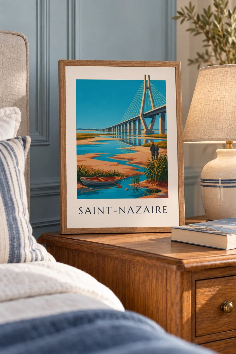 Póster del puente de Saint-Nazaire y barca en el estuario: formato pequeño A4 enmarcado