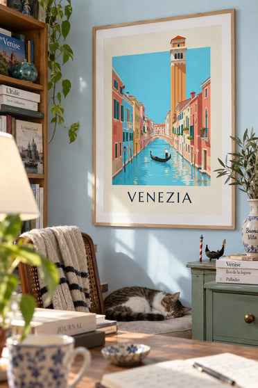Affiche gondolier sur un canal de Venise : encadrée au mur